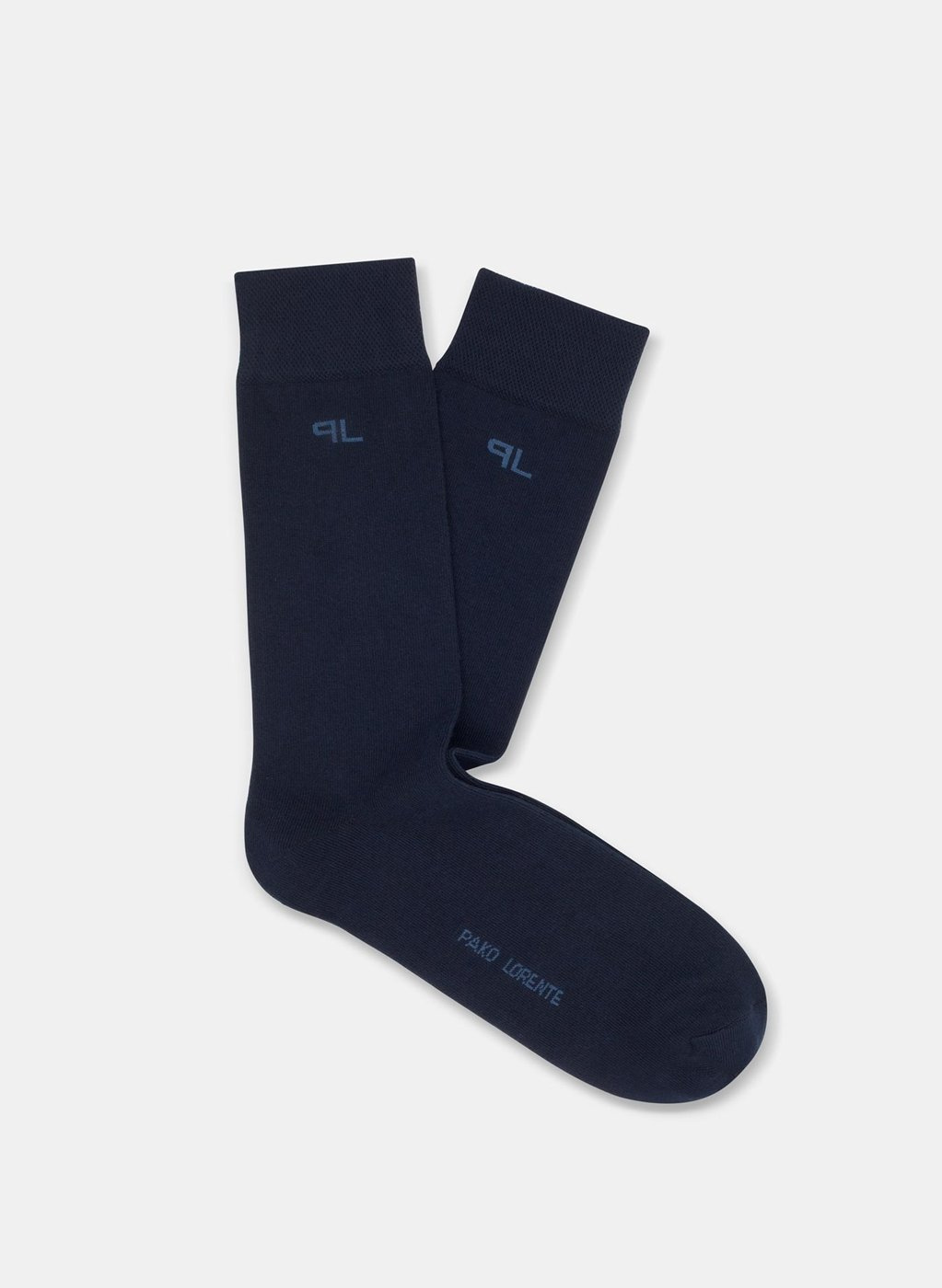 Gładkie granatowe skarpetki męskie z subtelnym logo P000B-SX-060-G