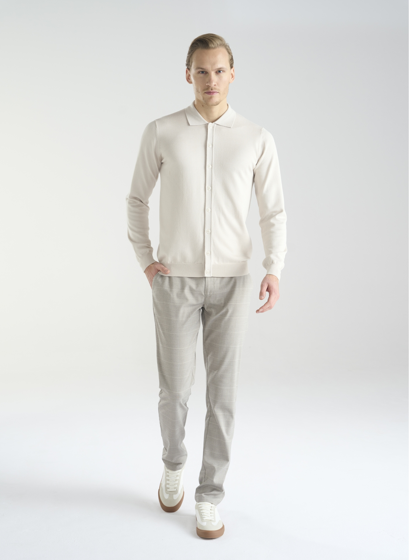 PAKO LORENTE – Beżowe spodnie męskie w kratkę P24SF-WX-002-0-S - Pako Lorente