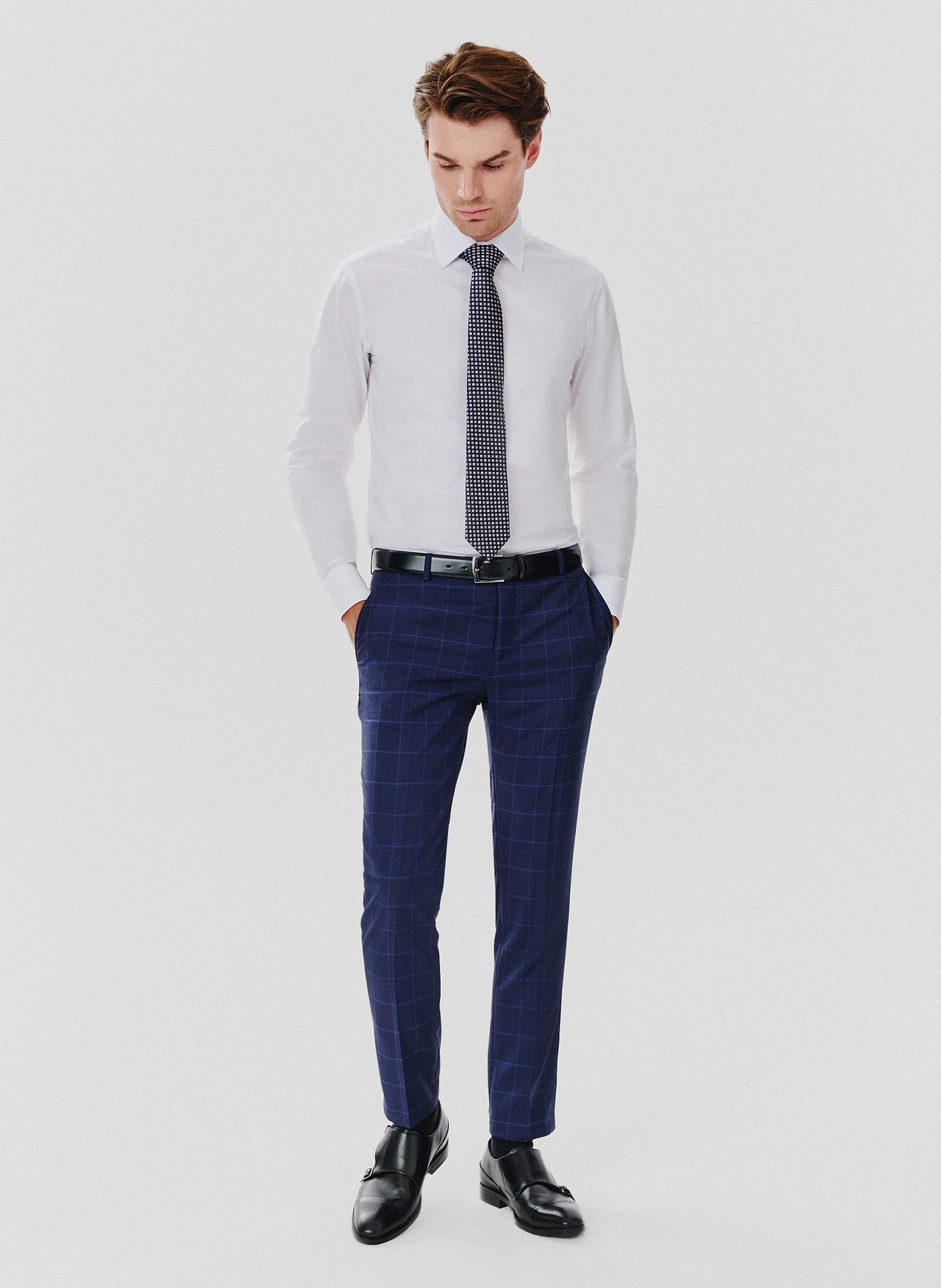 PAKO LORENTE – Granatowe spodnie garniturowe w niebieską kratkę