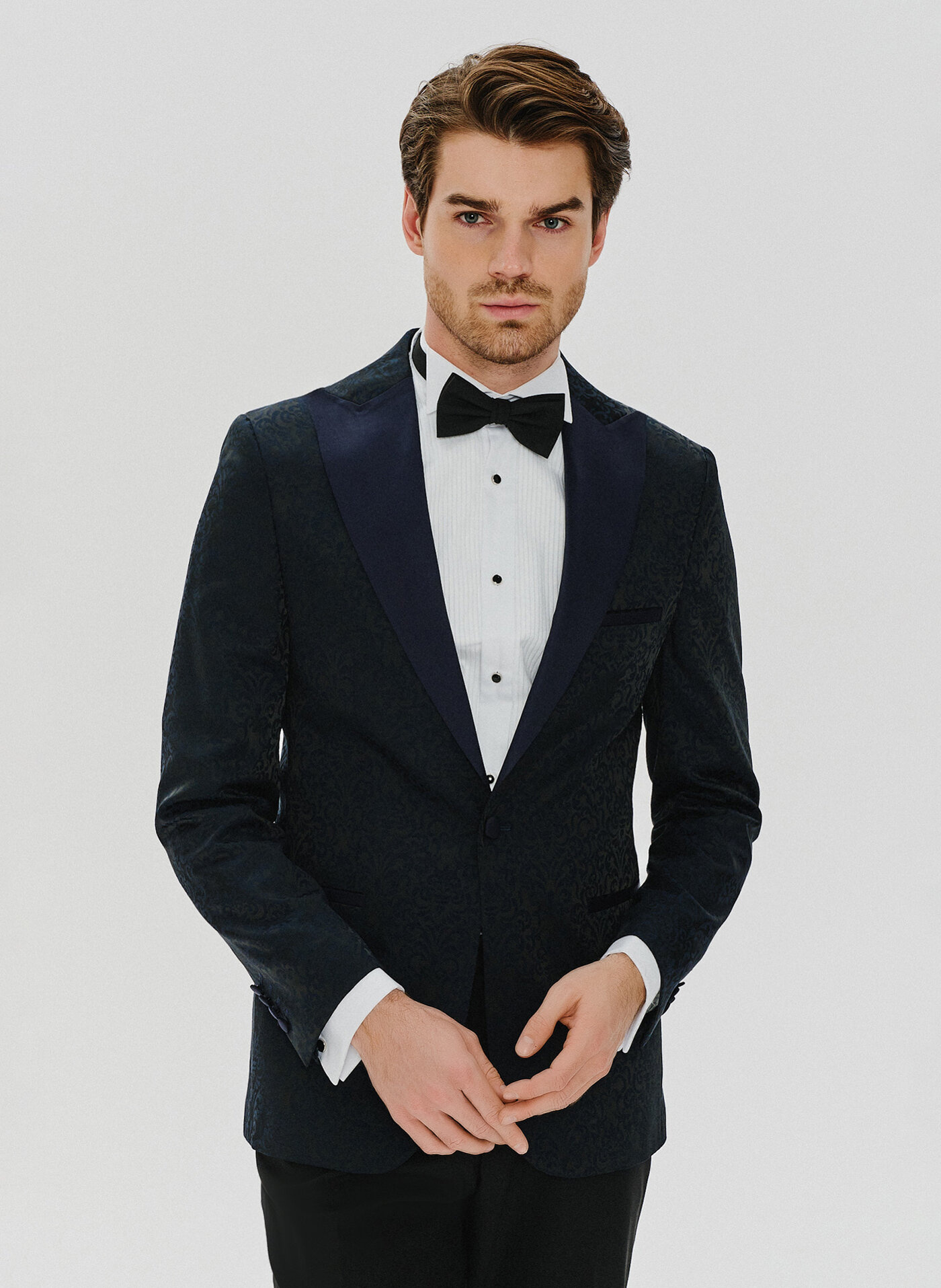 PAKO LORENTE – Granatowa żakardowa marynarka smokingowa