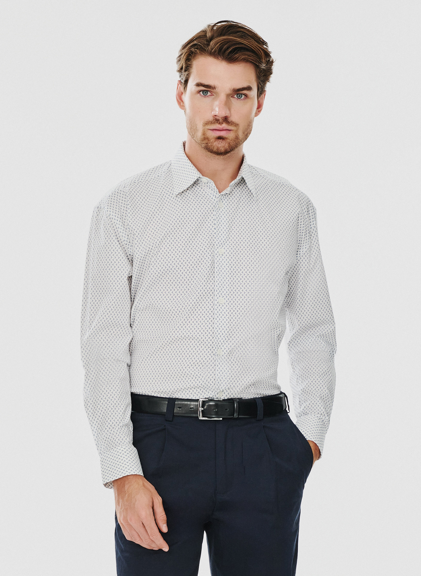 PAKO LORENTE – Biała koszula męska w mikrowzór