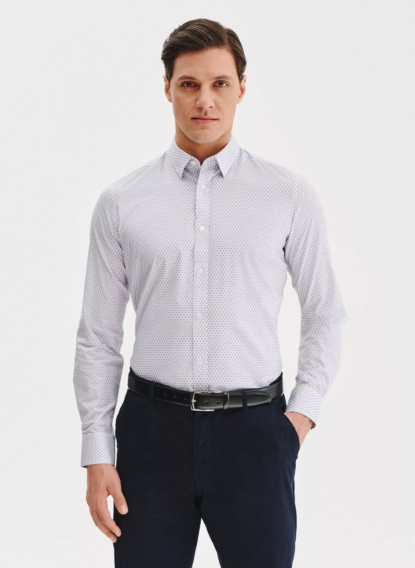 Biała koszula męska w mikrowzór