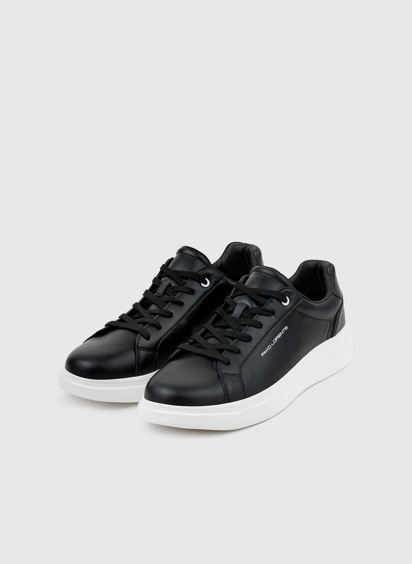 PAKO LORENTE – Czarne sneakersy męskie z logo PL