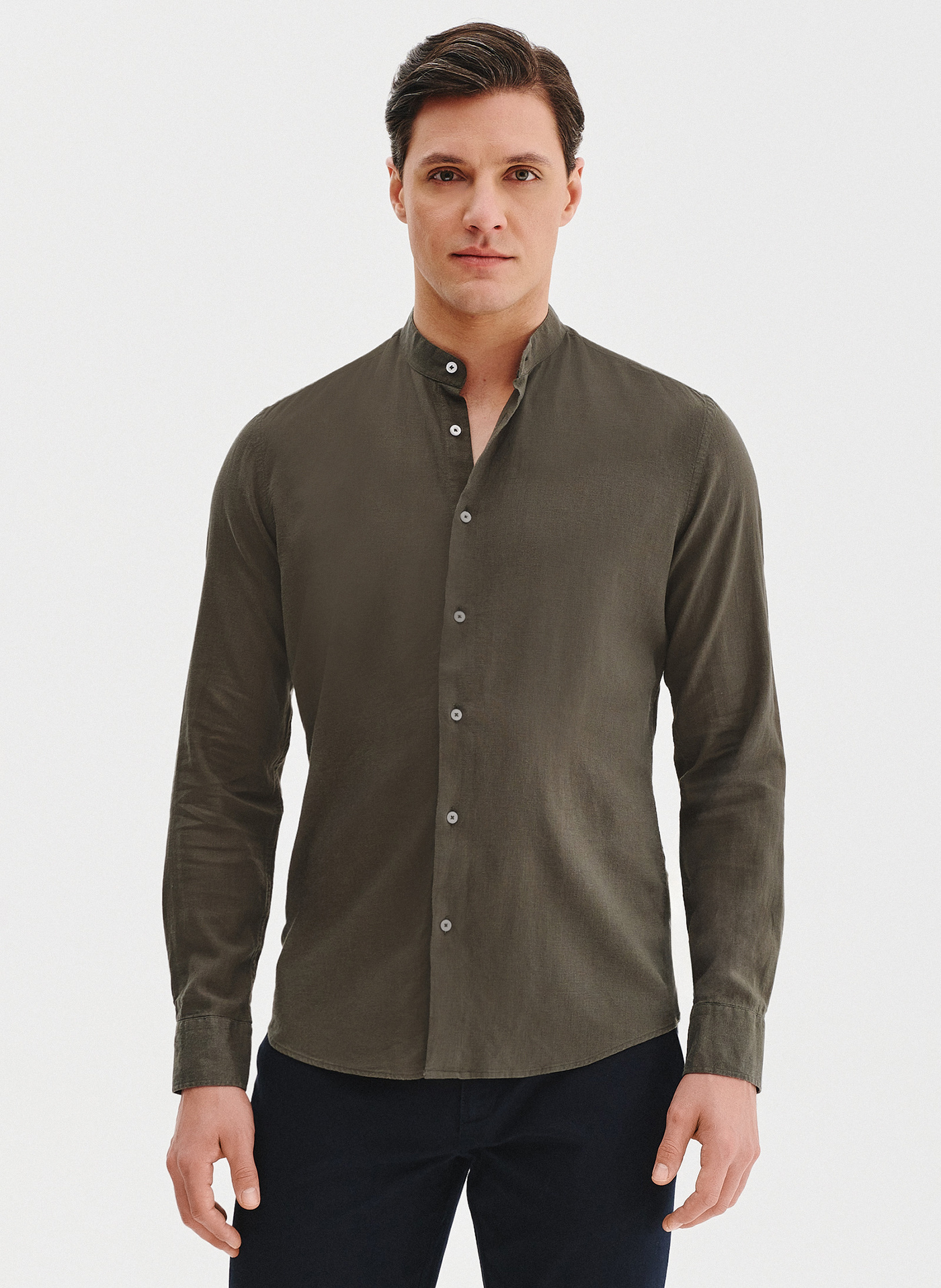 PAKO LORENTE – Lniana zielona koszula męska ze stójką