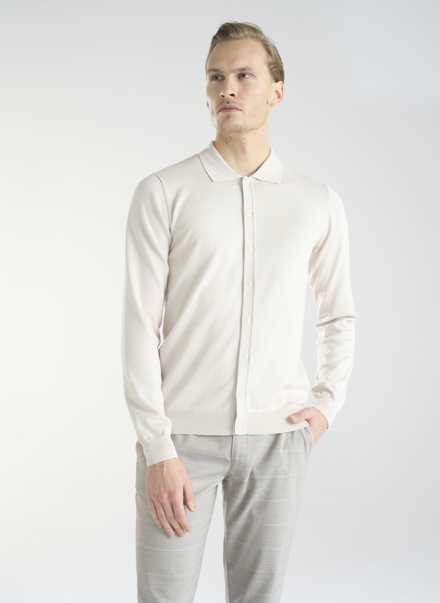 PAKO LORENTE – Beżowy kardigan z kołnierzykiem P24SF-2X-001-E-0 - Pako Lorente