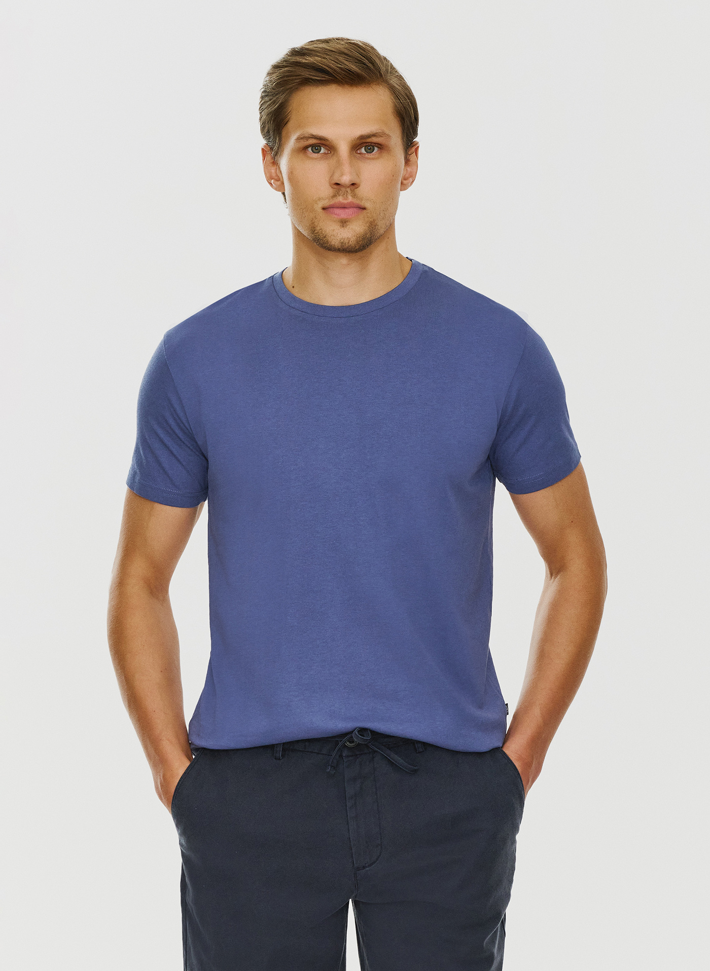 PAKO LORENTE – Bawełniany granatowy t-shirt z okrągłym dekoltem