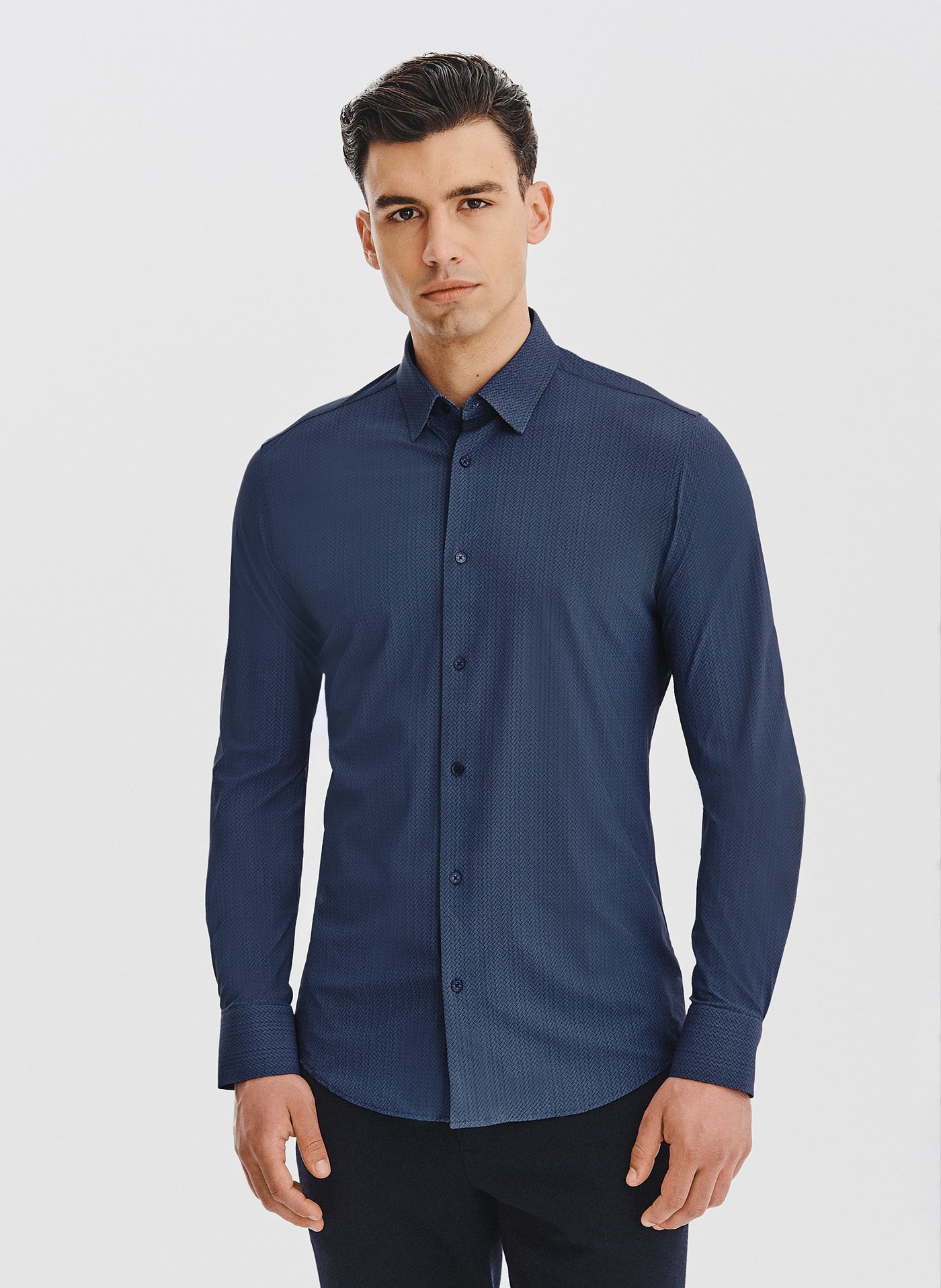 PAKO LORENTE – Granatowa dzianinowa koszula w jodełkę