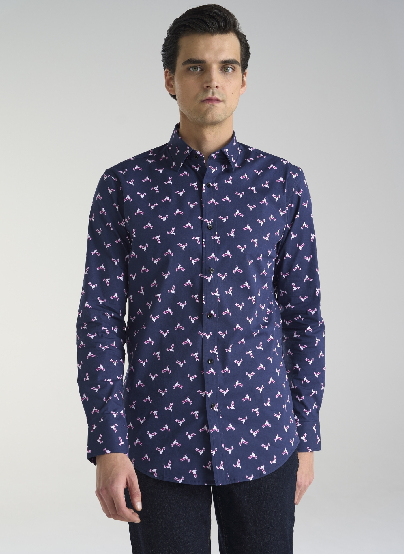 PAKO LORENTE – Granatowa koszula w kolibry