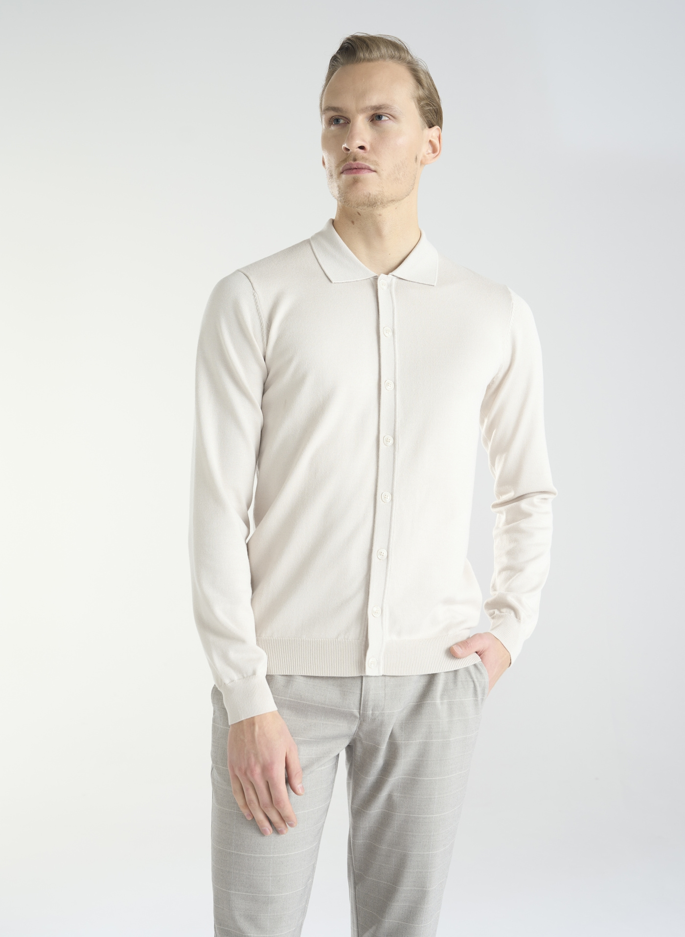 PAKO LORENTE – Beżowy kardigan z kołnierzykiem P24SF-2X-001-E-0 - Pako Lorente