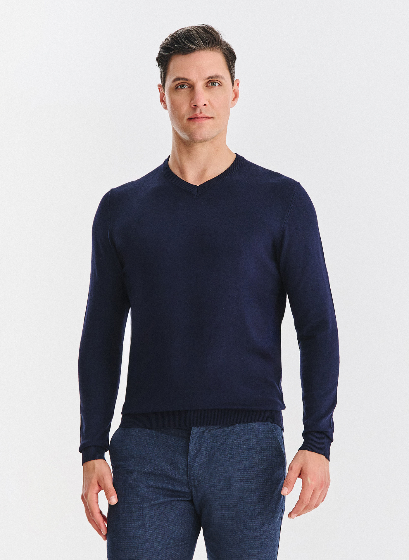 PAKO LORENTE - ranatowy sweter męski v-neck