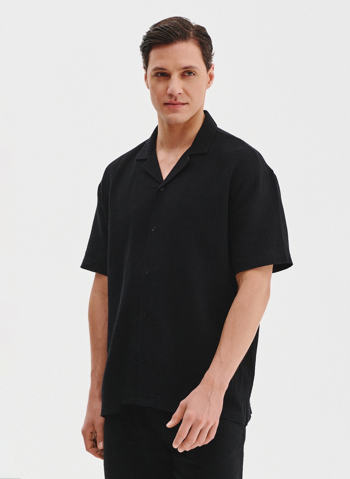 Bawełniana koszula męska w kolorze czarnym