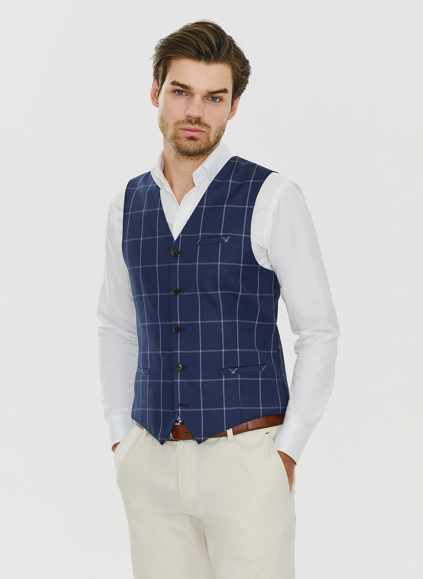 PAKO LORENTE – Granatowa kamizelka w jasną kratę