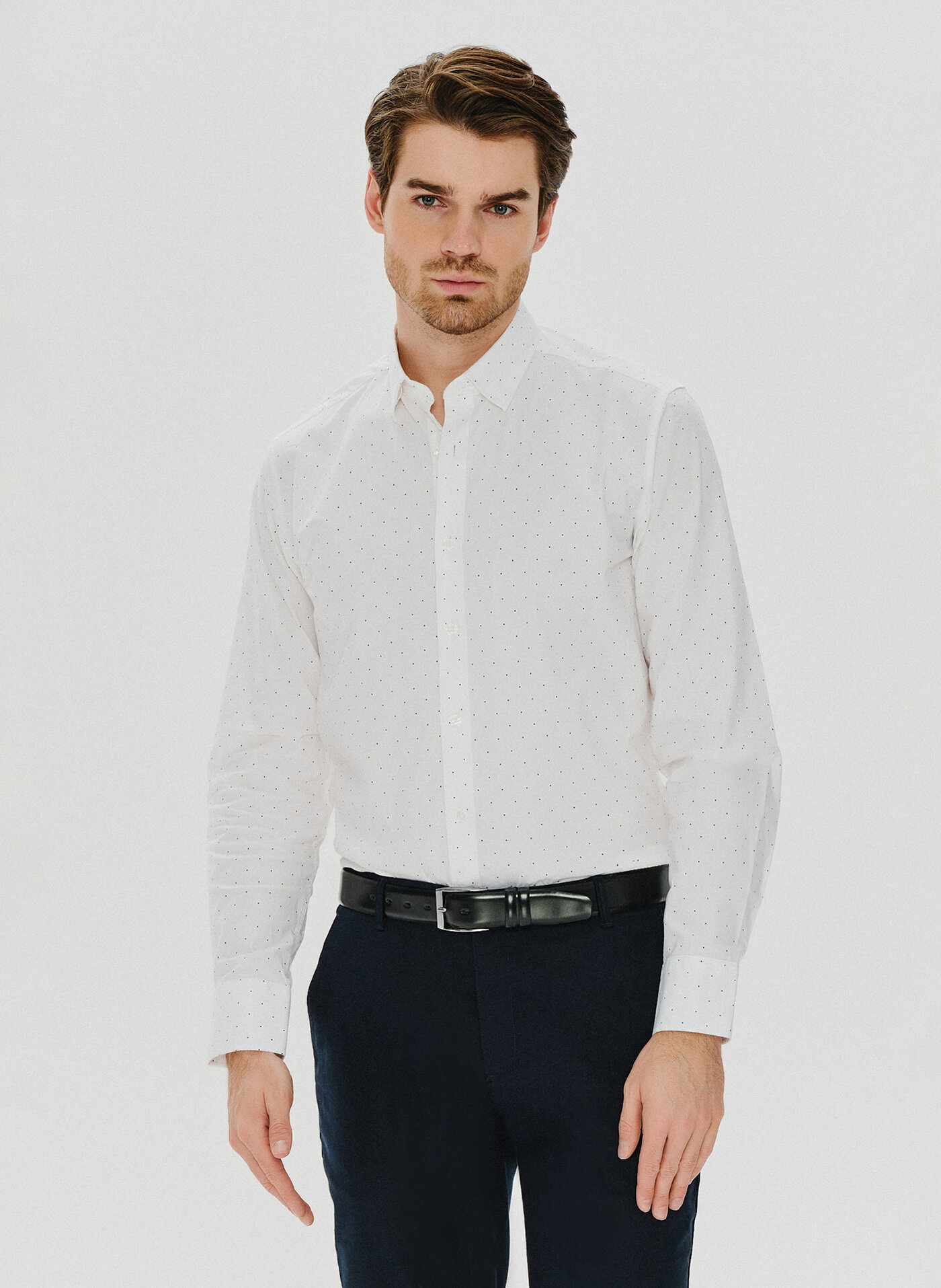 PAKO LORENTE – Biała koszula męska w czarne kropki P24SF-1X-001-B-S - Pako Lorente