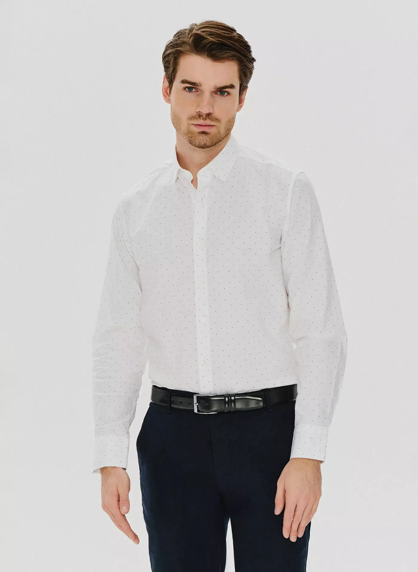 PAKO LORENTE – Biała koszula męska w czarne kropki P24SF-1X-001-B-S - Pako Lorente