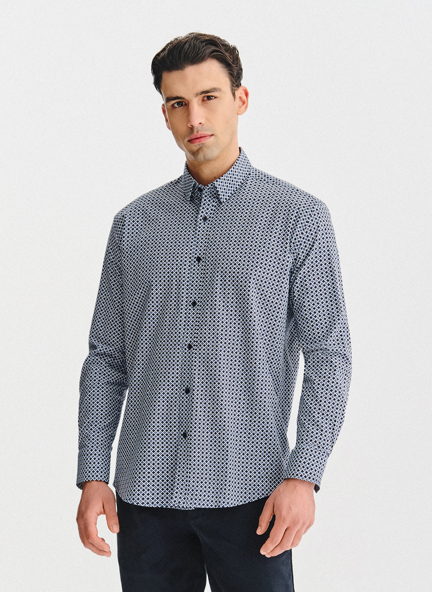 PAKO LORENTE – Granatowa koszula we wzór geometryczny