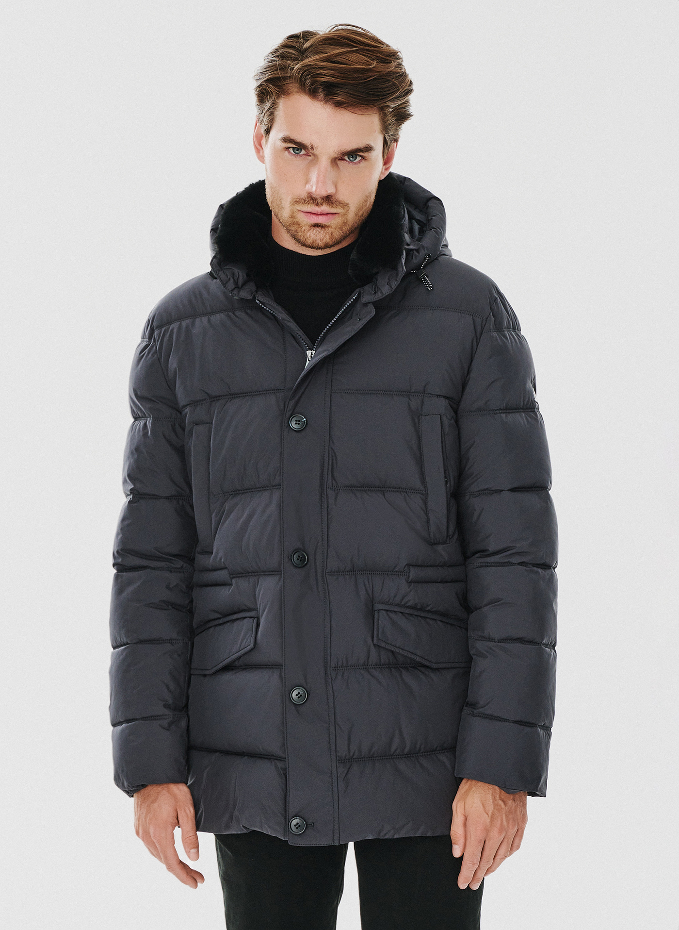 PAKO LORENTE – Granatowa pikowana kurtka z futrzanym kołnierzem