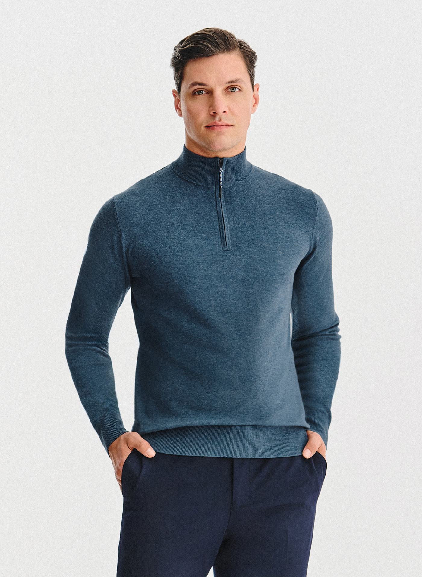 PAKO LORENTE – Granatowy sweter z rozpinaną stójką