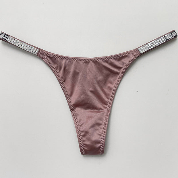 Majtki z ozdobną gumką podkreślające sylwetkę Magga