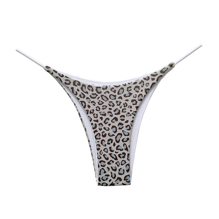 Stringi z delikatnym paskiem niewidoczne pod ubraniem Ronalda