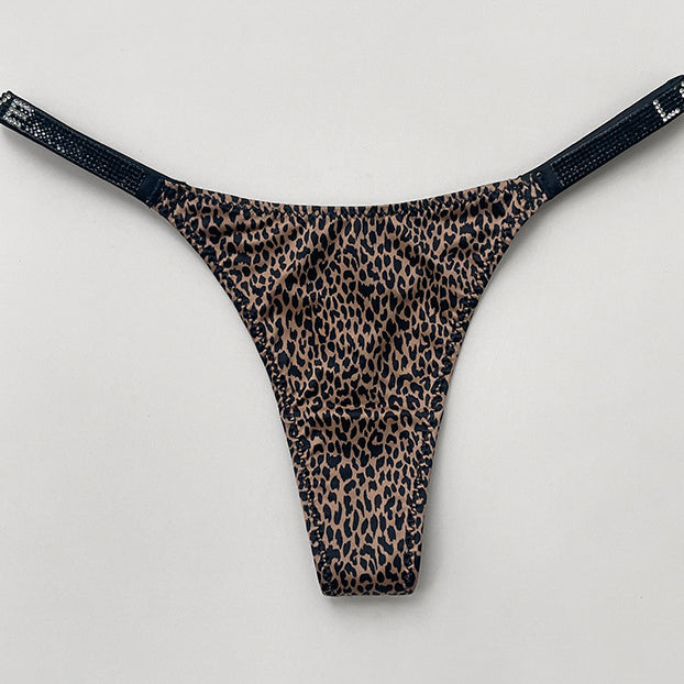 Majtki z ozdobną gumką podkreślające sylwetkę Magga