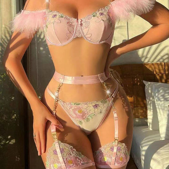 Komplet bielizny z łańcuszkiem i piórkami na specjalne okazje Sudie