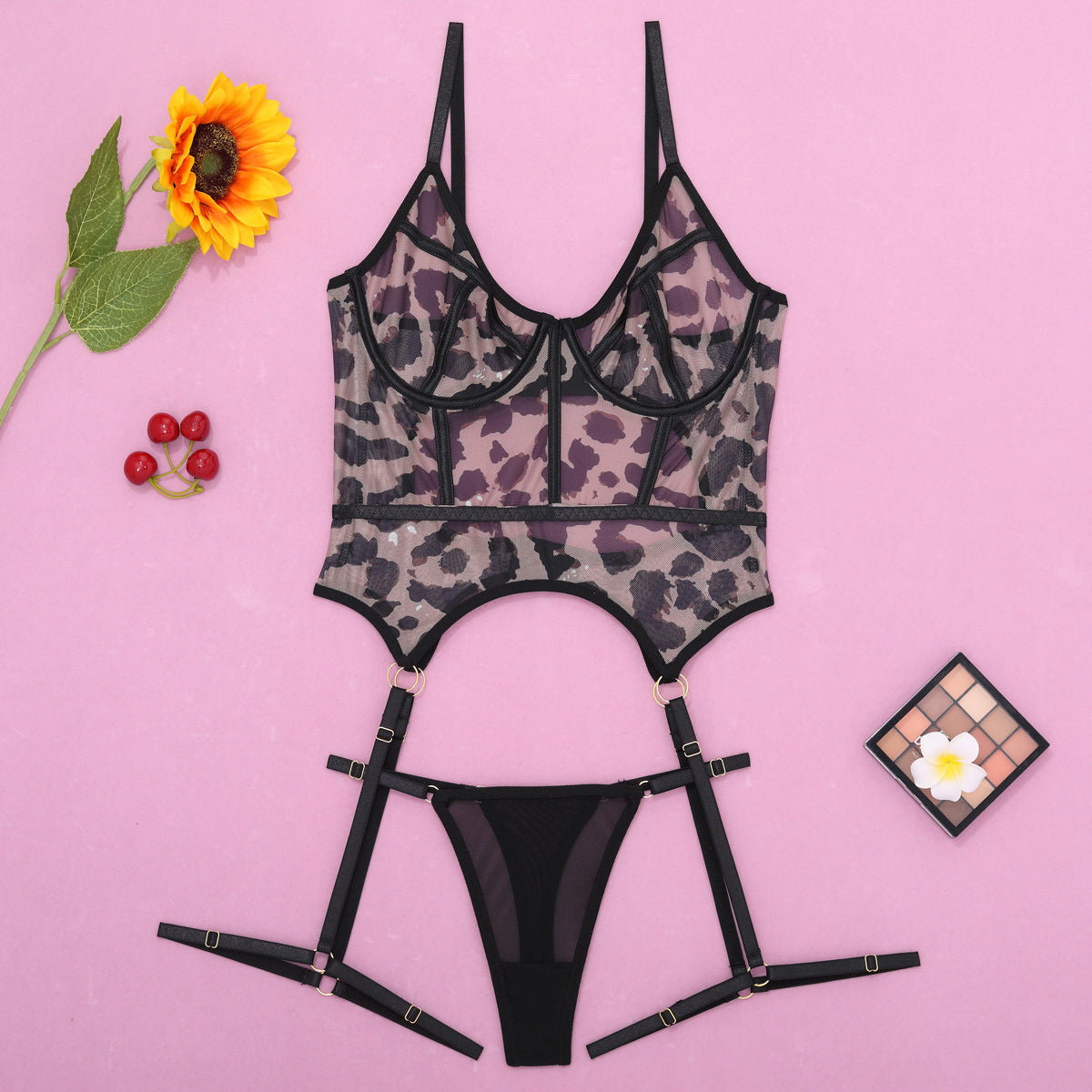 Body z delikatnego materiału na romantyczne wieczory Elene