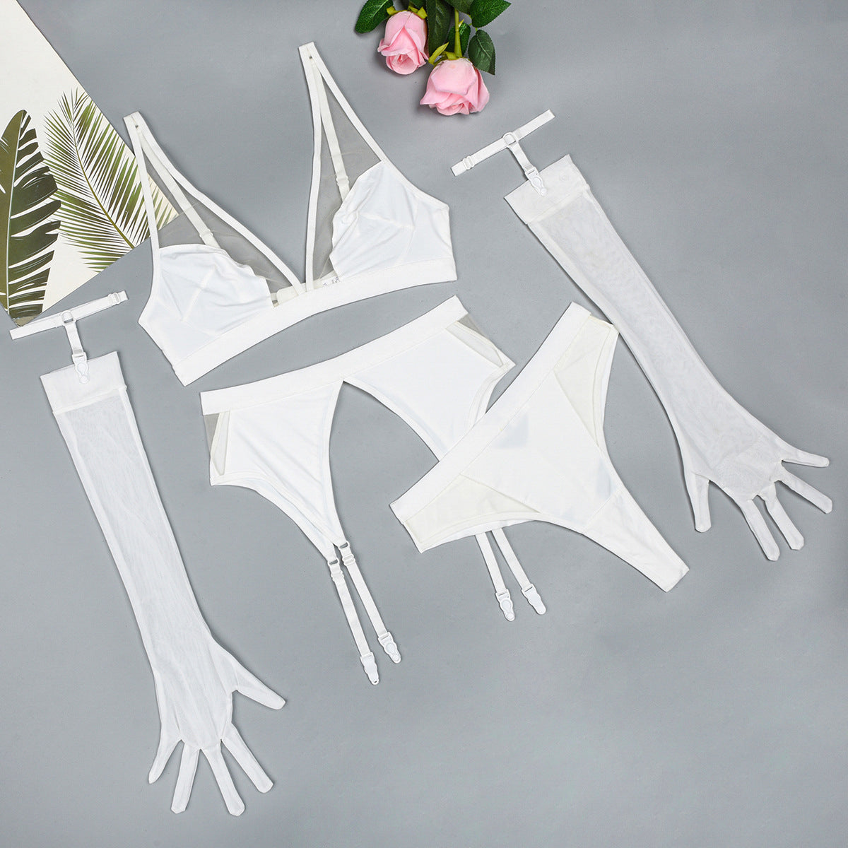 Komplet bielizny z regulowanymi paskami na specjalne okazje Latoria