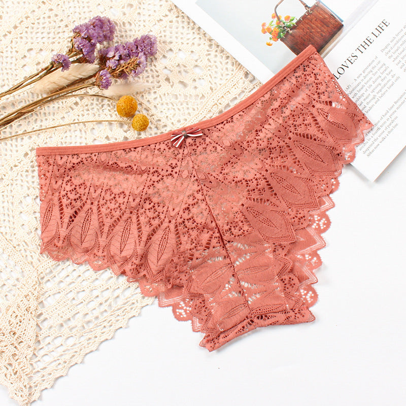 Koronkowe figi z wycięciami na romantyczny wieczór Emyle