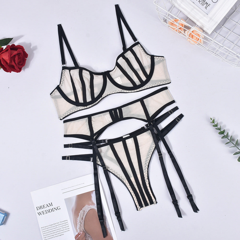 Komplet bielizny z delikatnymi detalami na romantyczne chwile Oliga