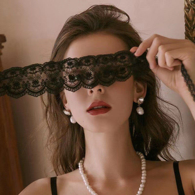 Maska koronkowa na oczy na przyjęcia i bale Clara