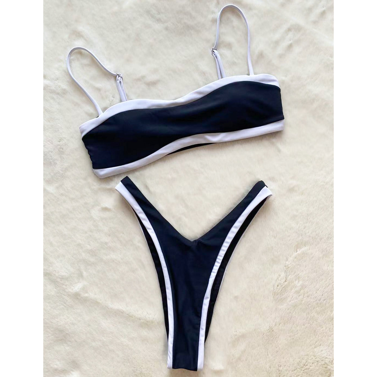 Dwuczęściowy strój kąpielowy z odważnym wycięciem Fransien