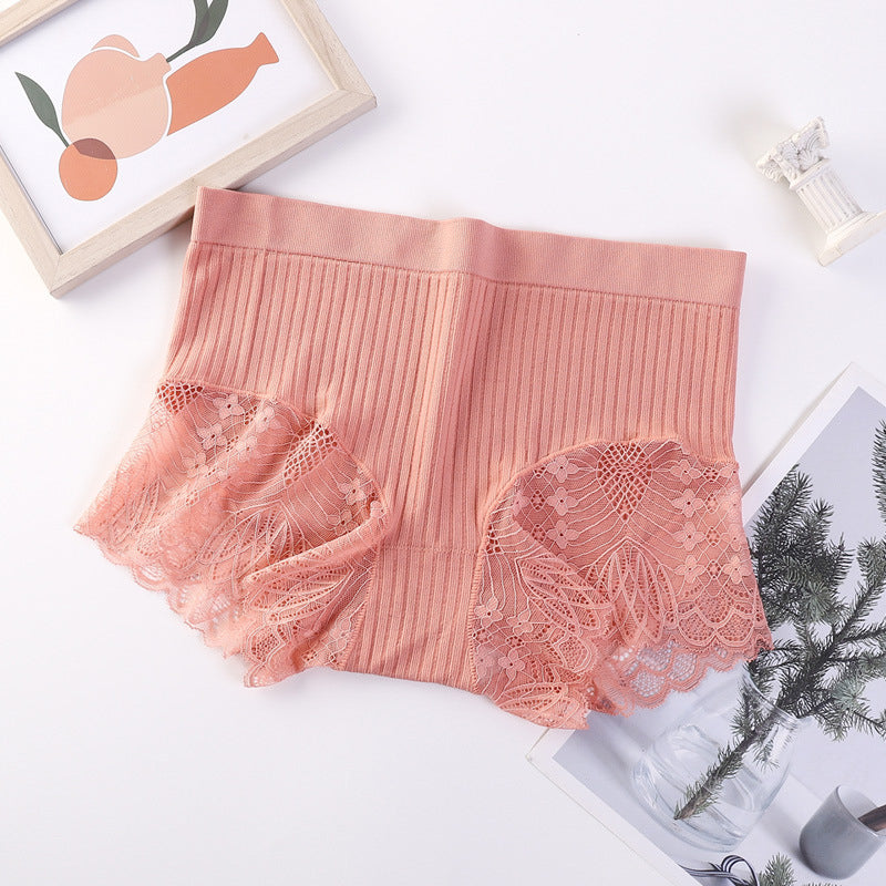 Koronkowe szorty damskie na co dzień Trix