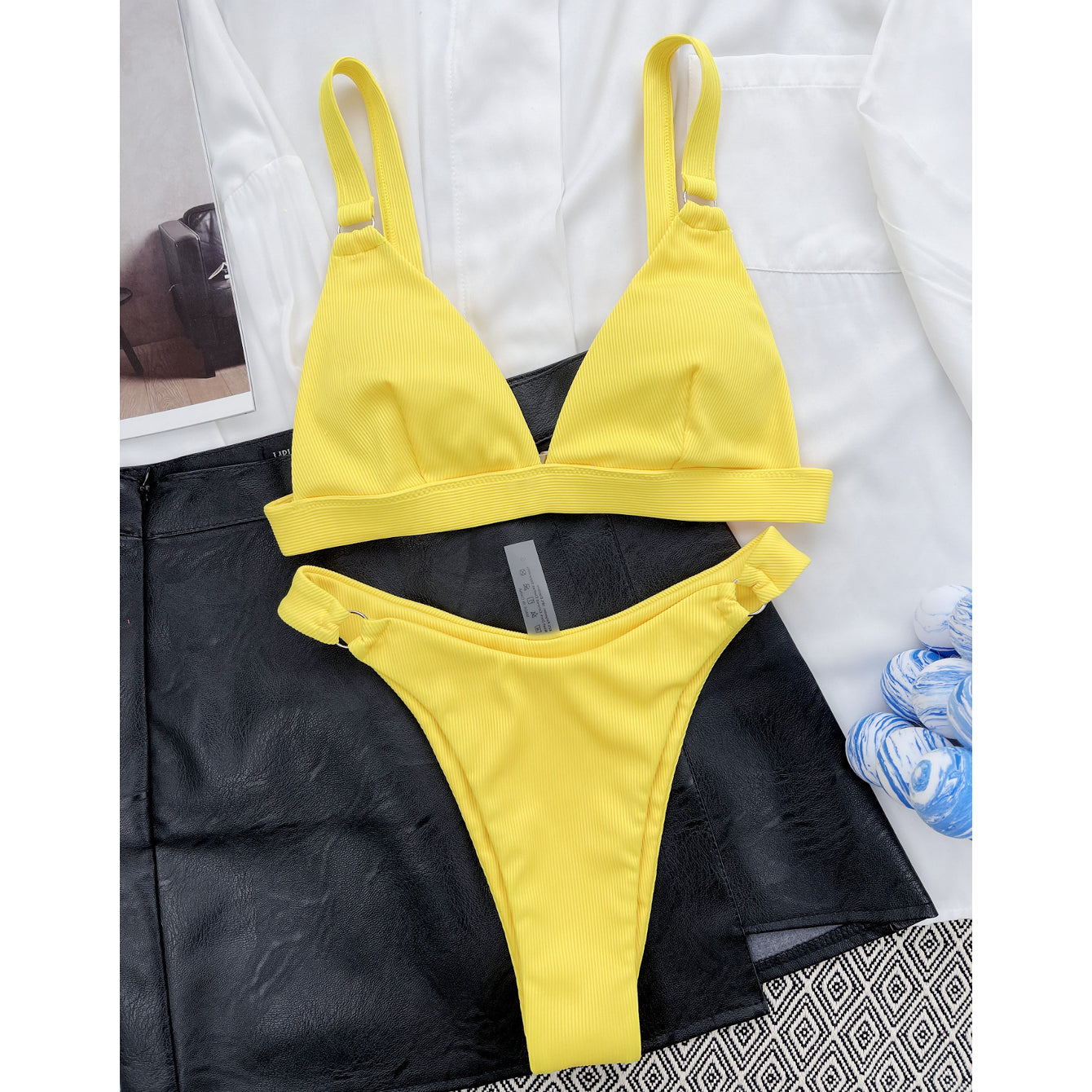 Strój kąpielowy z kółeczkami i regulowanymi ramiączkami na plażę i basen Shouko