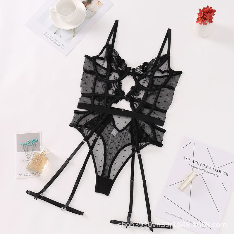 Komplet bielizny z koronką i siateczkowymi wstawkami Yahavit