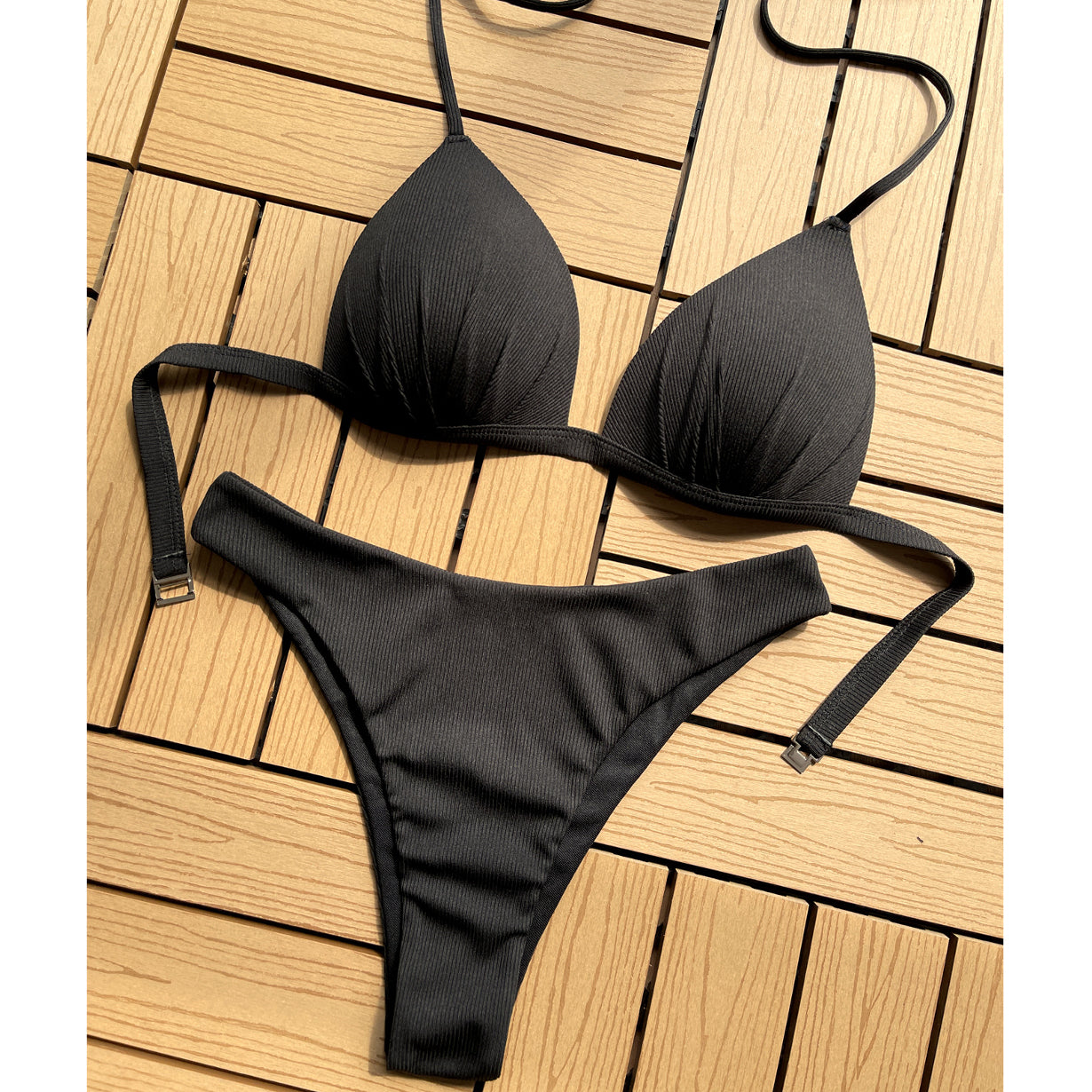 Bikini z figami na plażę i basen Luissa