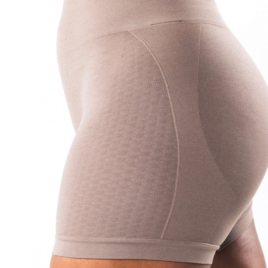 Szorty modelujące bezszwowe do aktywności z oddychającego materiału Esin