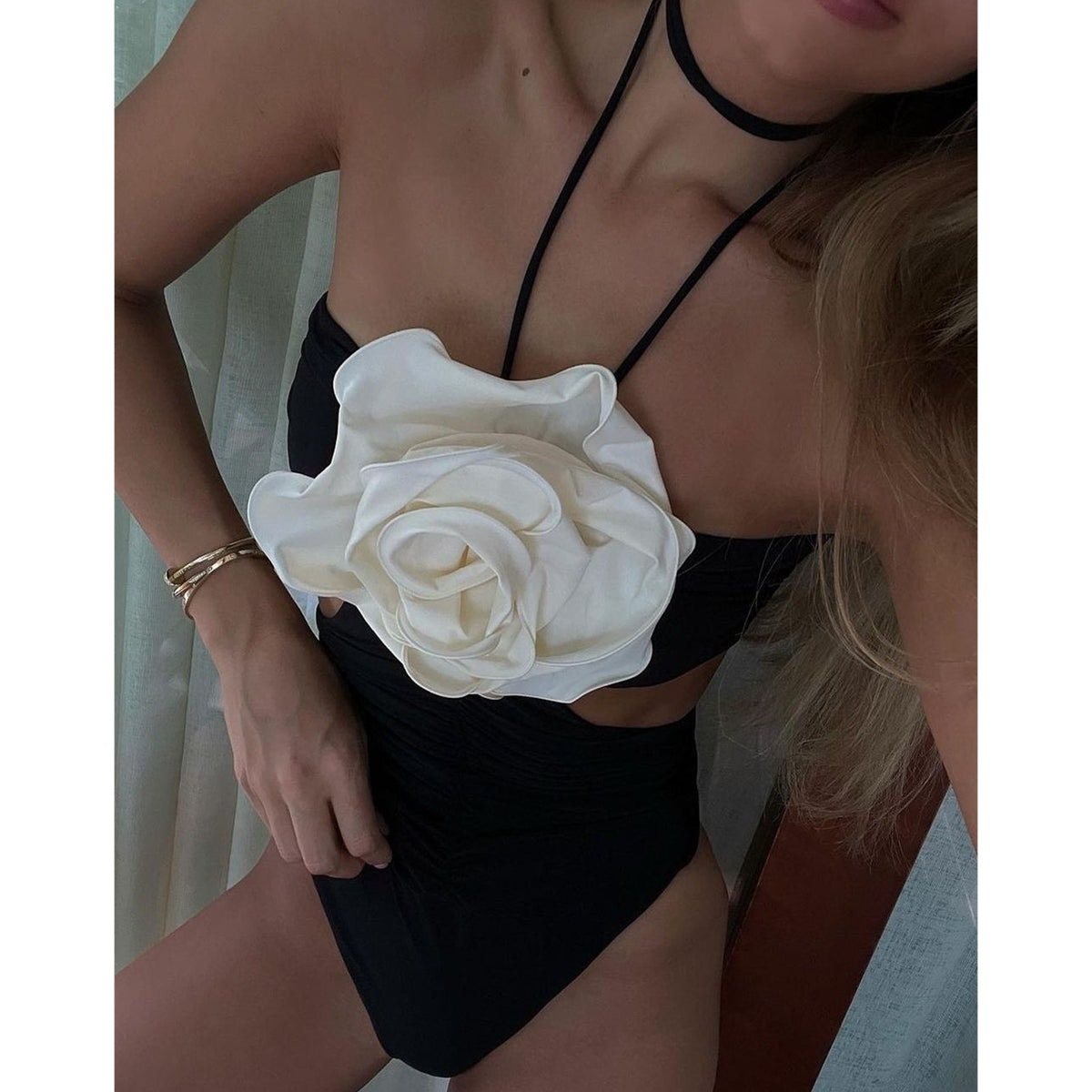 Strój kąpielowy z kwiatową aplikacją na plażę Torrie