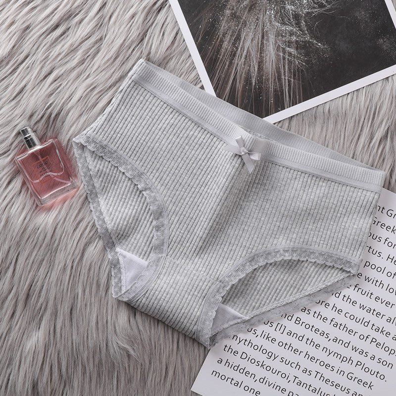 Majtki prążkowane o średnim stanie z miękkiego materiału Norina