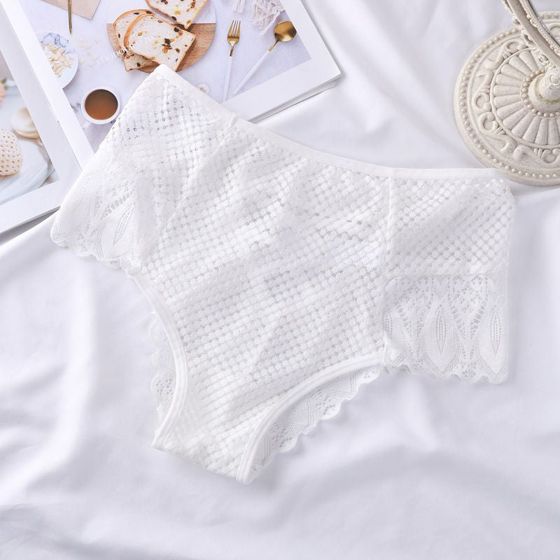 Figi koronkowe z wycięciami na romantyczne wieczory Jolyn