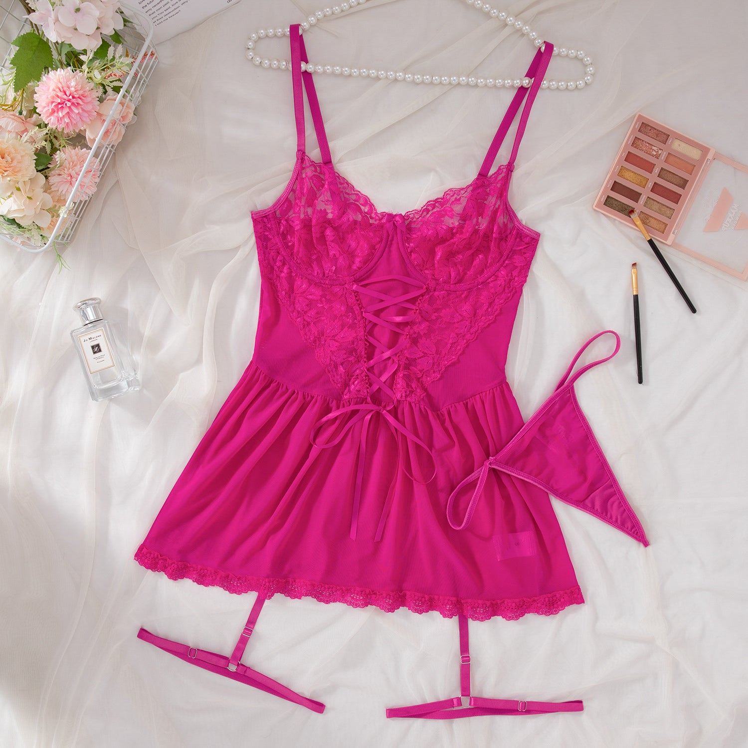 Zestaw nocny satynowy z koronką na romantyczne wieczory Jessalyn