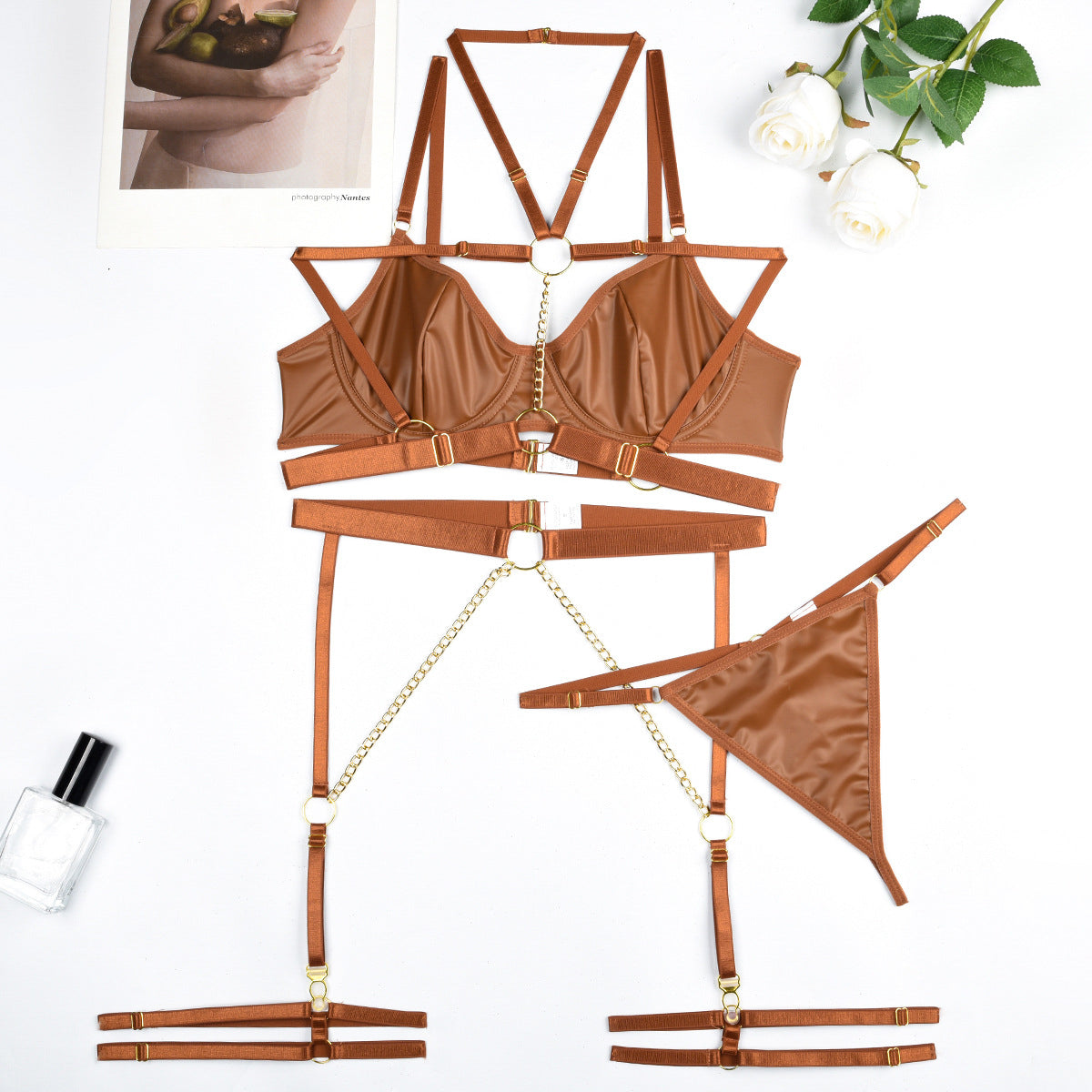 Komplet bielizny z łańcuszkami na romantyczne wieczory Serin