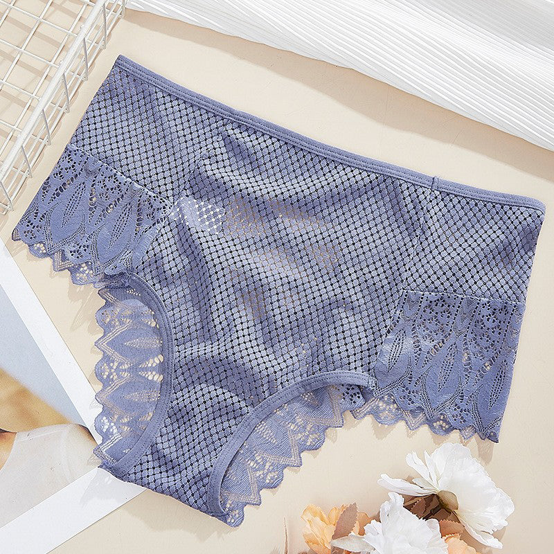 Figi koronkowe z wycięciami na romantyczne wieczory Jolyn