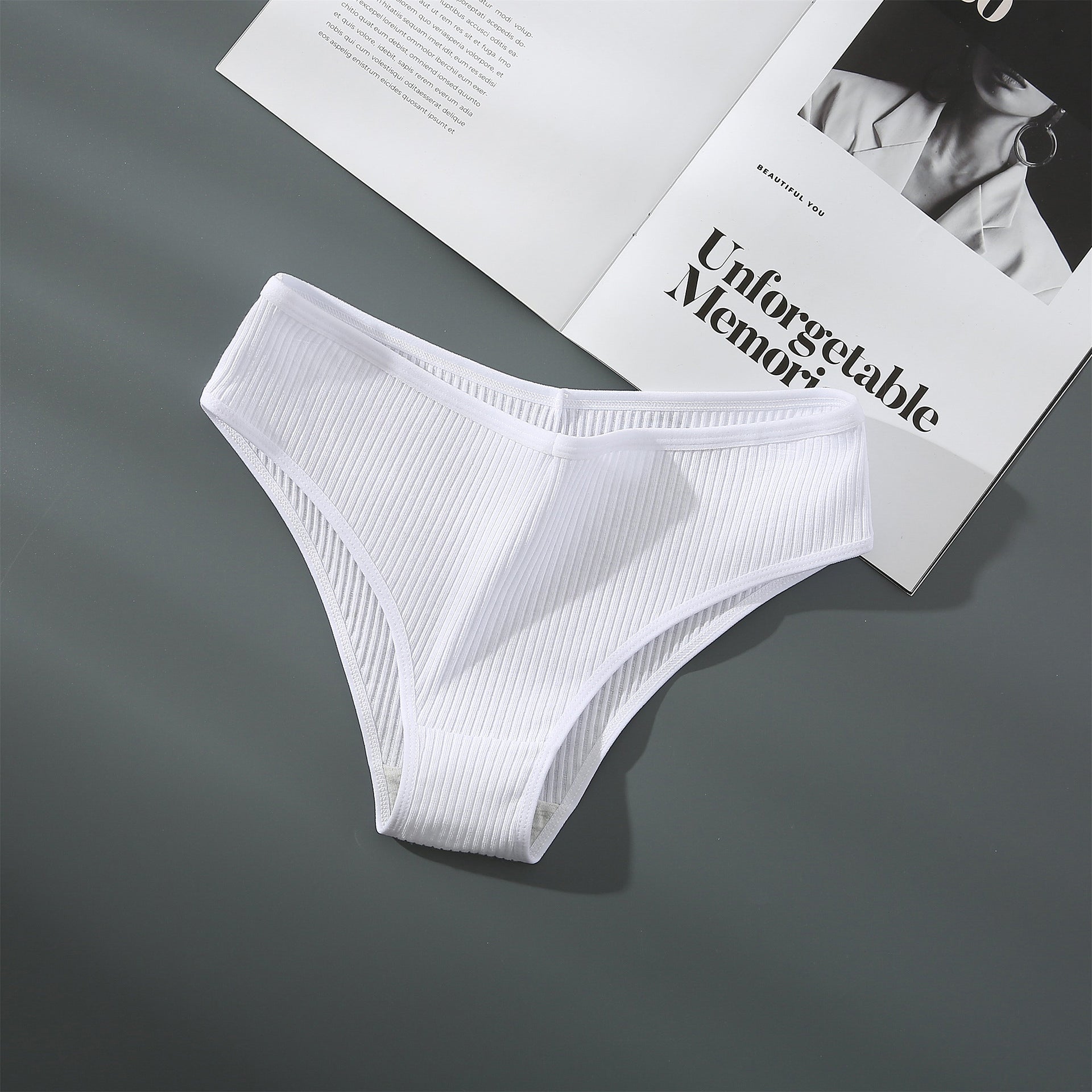 Figi z prążkowanego materiału średni stan Betti