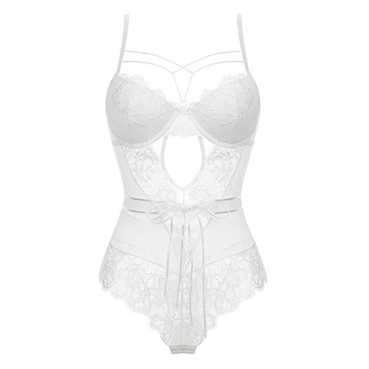 Body koronkowe z ozdobnymi detalami na romantyczne wieczory Kitt
