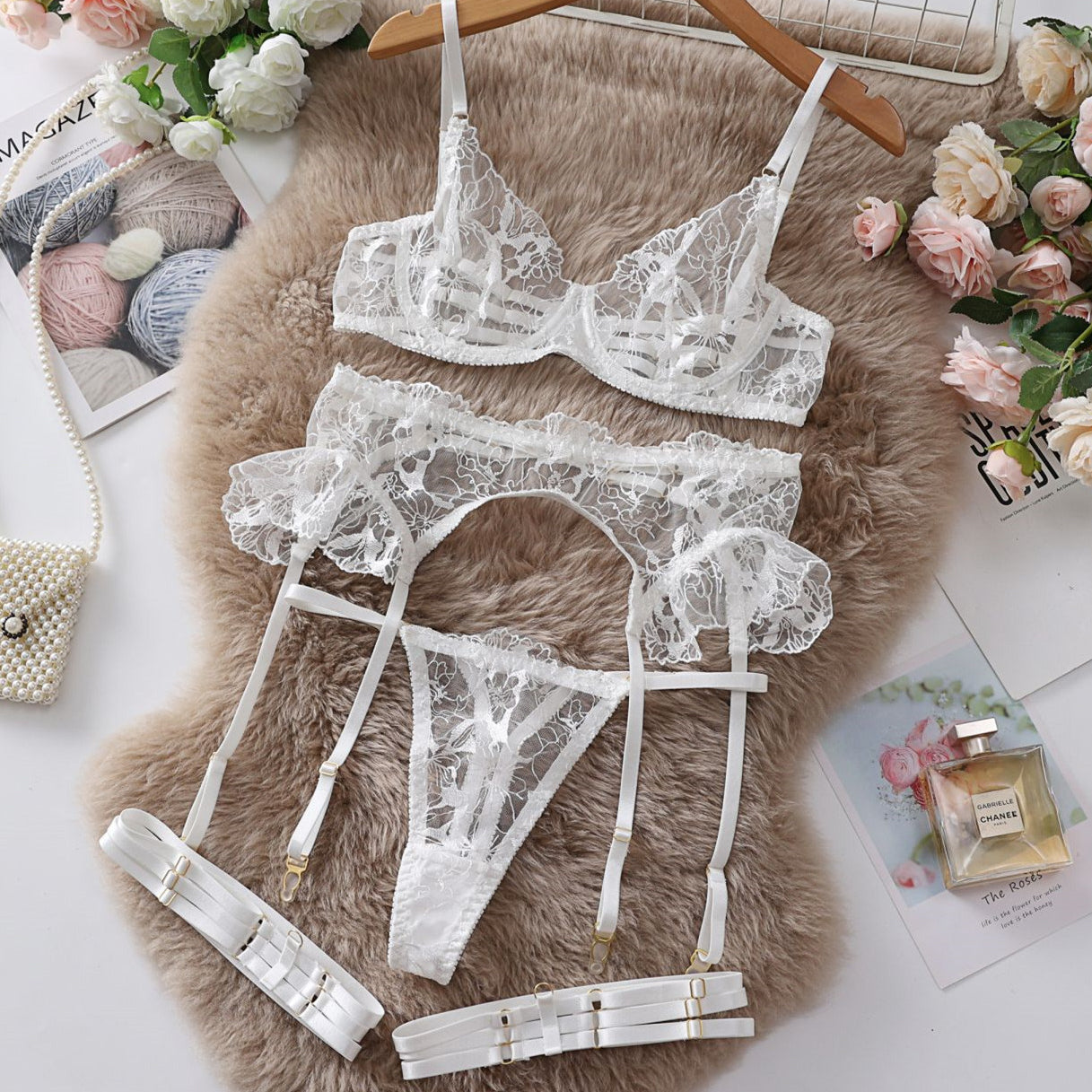 Komplet bielizny push-up z koronką czteroczęściowy Zenia