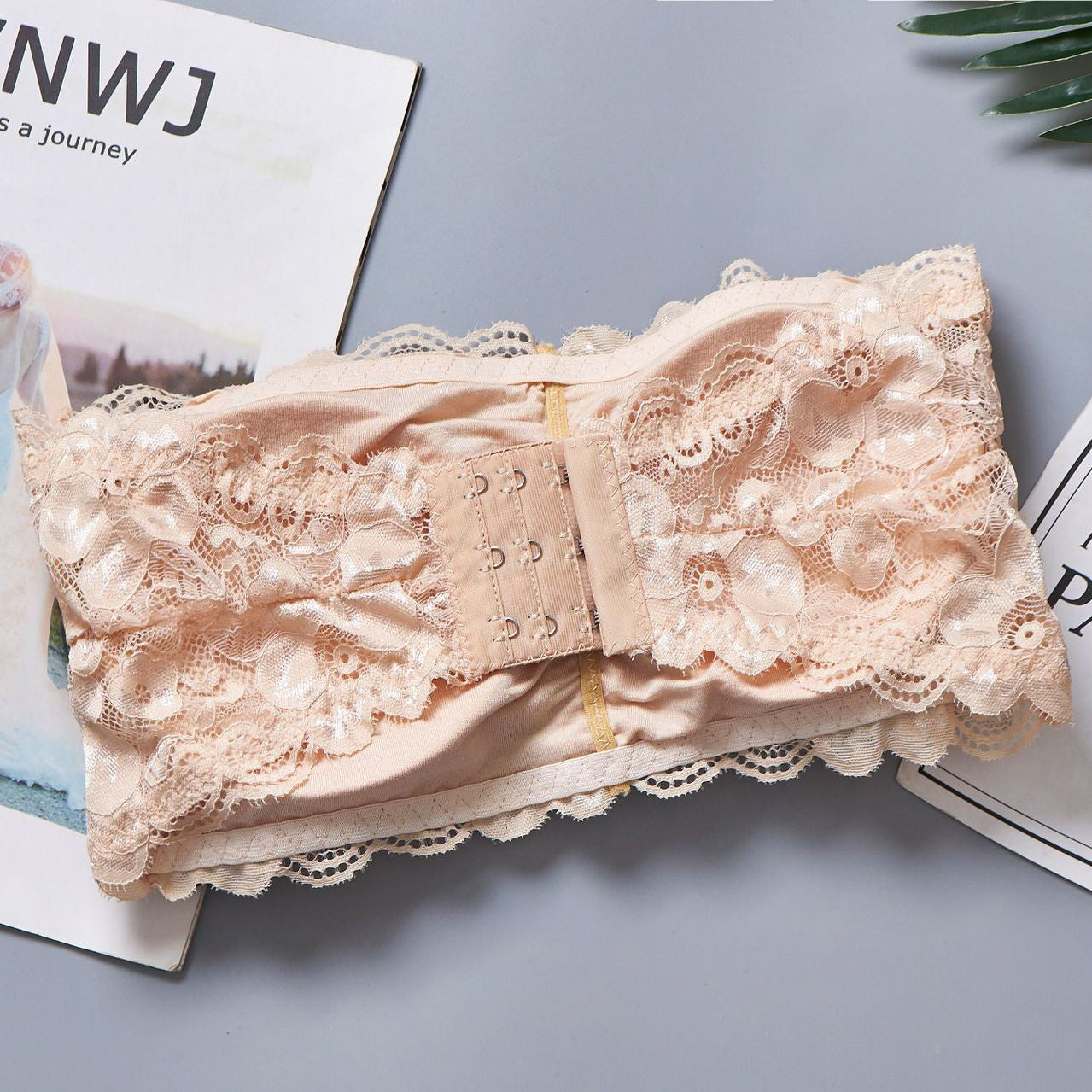 Top koronkowy bez ramiączek niewidoczny pod odzieżą Filoftia