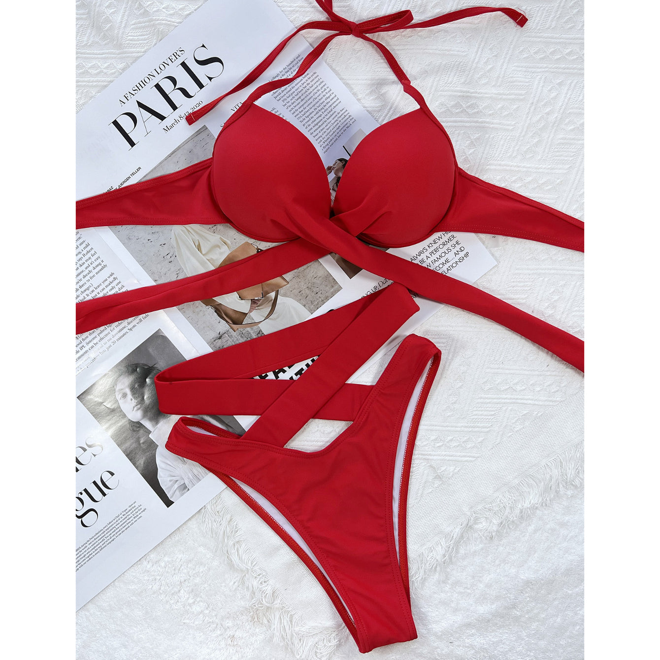 Bikini z ozdobnymi paskami na plażę i basen Shireen