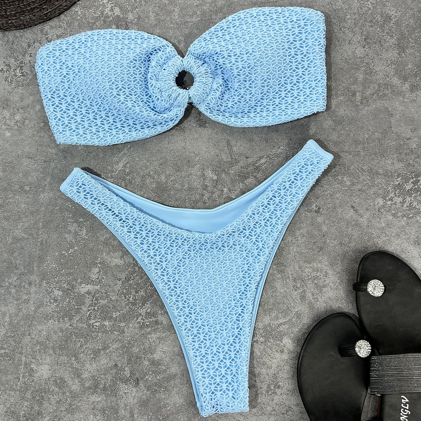 Strój kąpielowy bez ramiączek z dopasowanymi majtkami Khalani