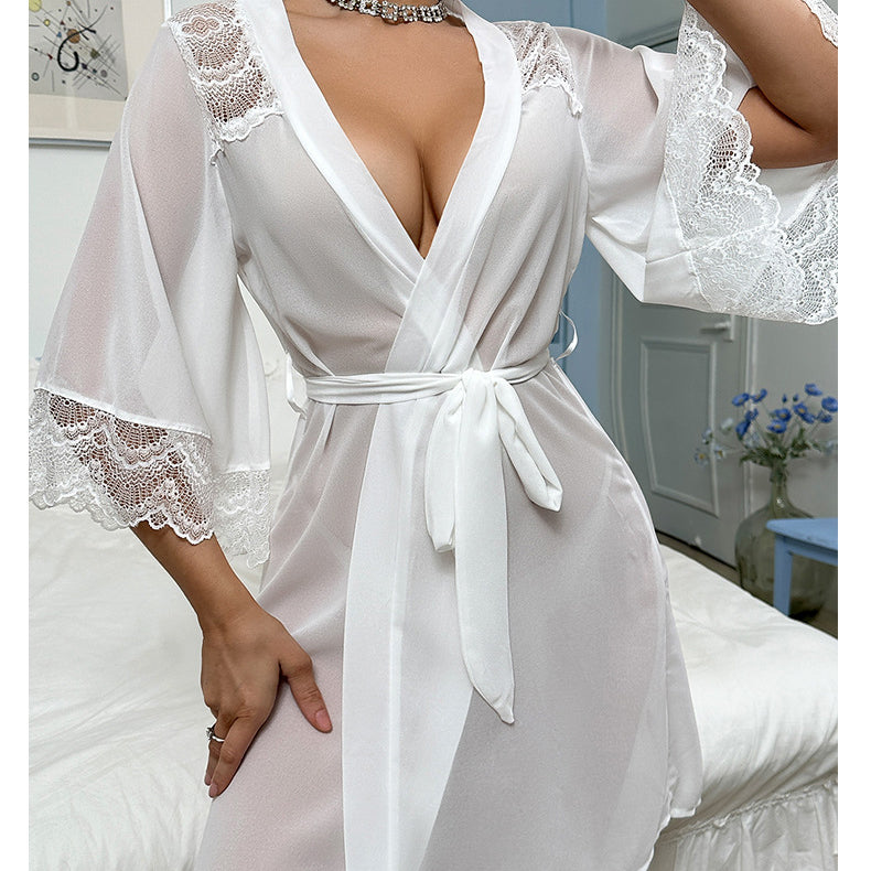 Szlafrok z koronkowym wykończeniem rękawów na wieczory w domu Selvedina