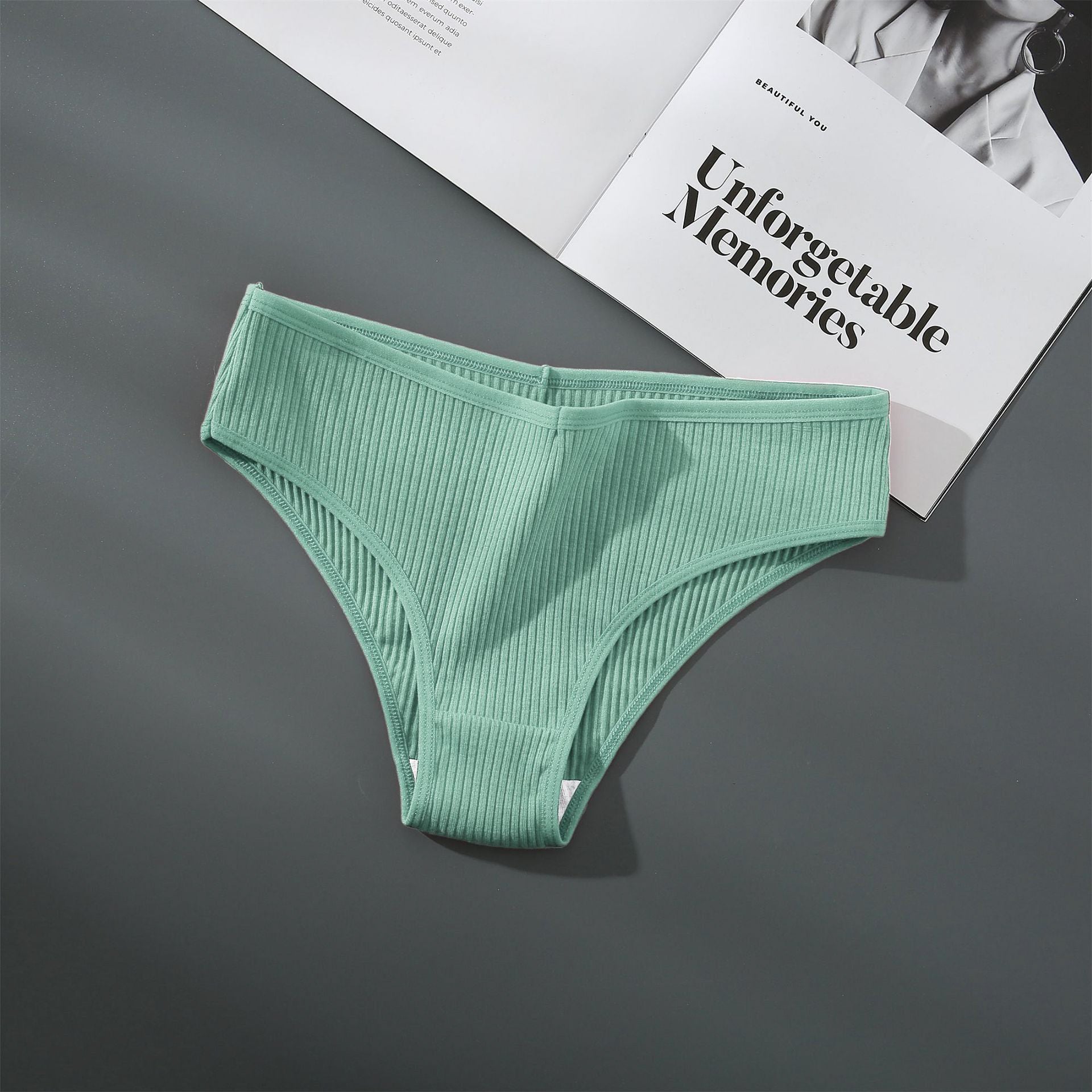 Figi z prążkowanego materiału średni stan Betti